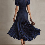 Adriana | Robe midi satinée à rayures rétro
