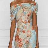 Victoire | Robe midi sirène à épaules dénudées et imprimé floral bleu