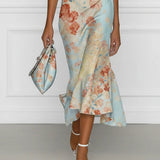 Victoire | Robe midi sirène à épaules dénudées et imprimé floral bleu