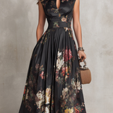 Violette | Robe midi en satin plissé noir à imprimé floral et encolure goutte d'eau